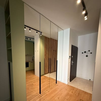 Alquiler de un elegante piso de 2 habitaciones, 49 m², con jardín privado en Cracovia, Polonia